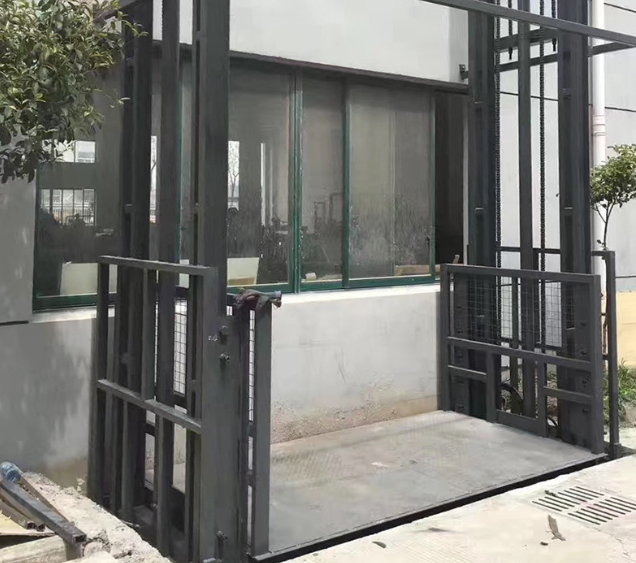 仓山导轨式施工升降机助力民生工程提速增效